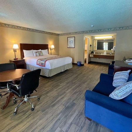 Travelodge By Wyndham Costa Mesa Newport Beach Hacienda Luaran gambar