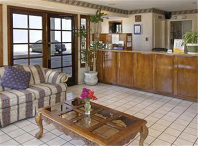 Travelodge By Wyndham Costa Mesa Newport Beach Hacienda Dalaman gambar