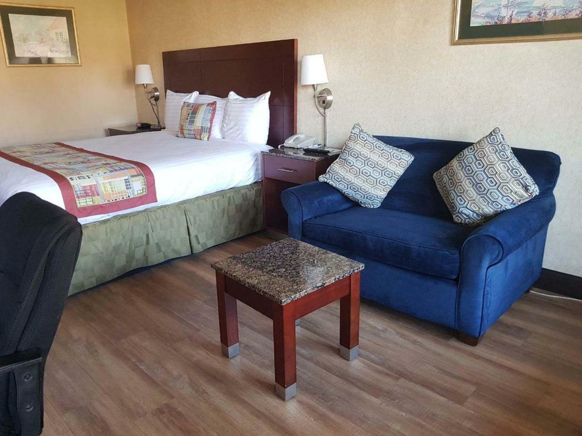 Travelodge By Wyndham Costa Mesa Newport Beach Hacienda Luaran gambar